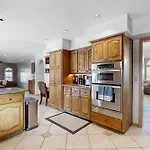 Paradise Retreat
