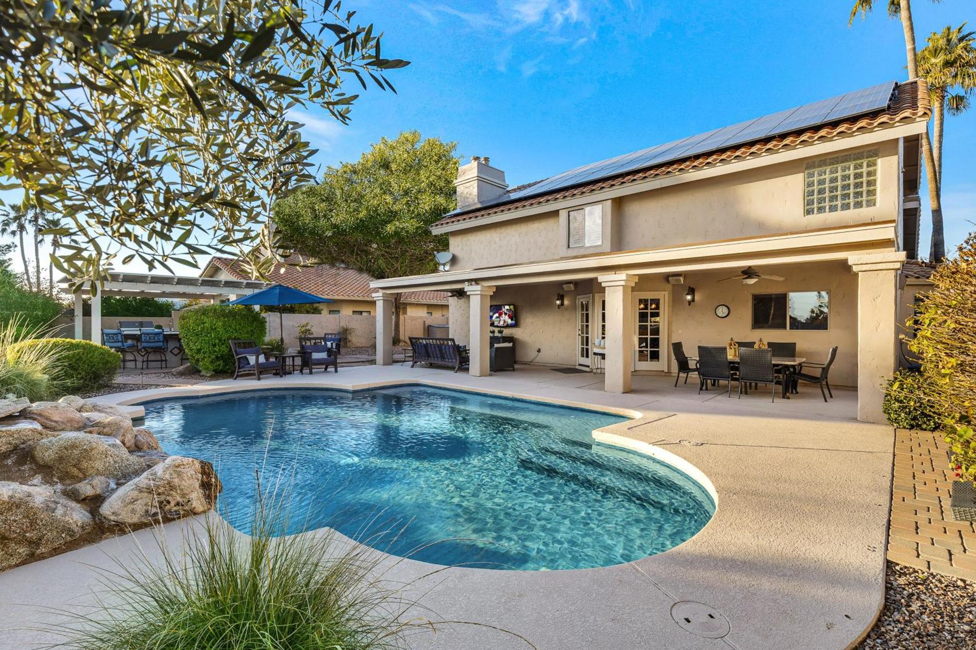 Paradise Retreat *
